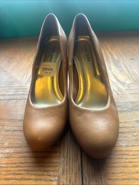 comfort plus by Predictions Brown Leather Round-Toe Pumps